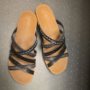 Skechers Black and Tan Criss-Cross Sandals